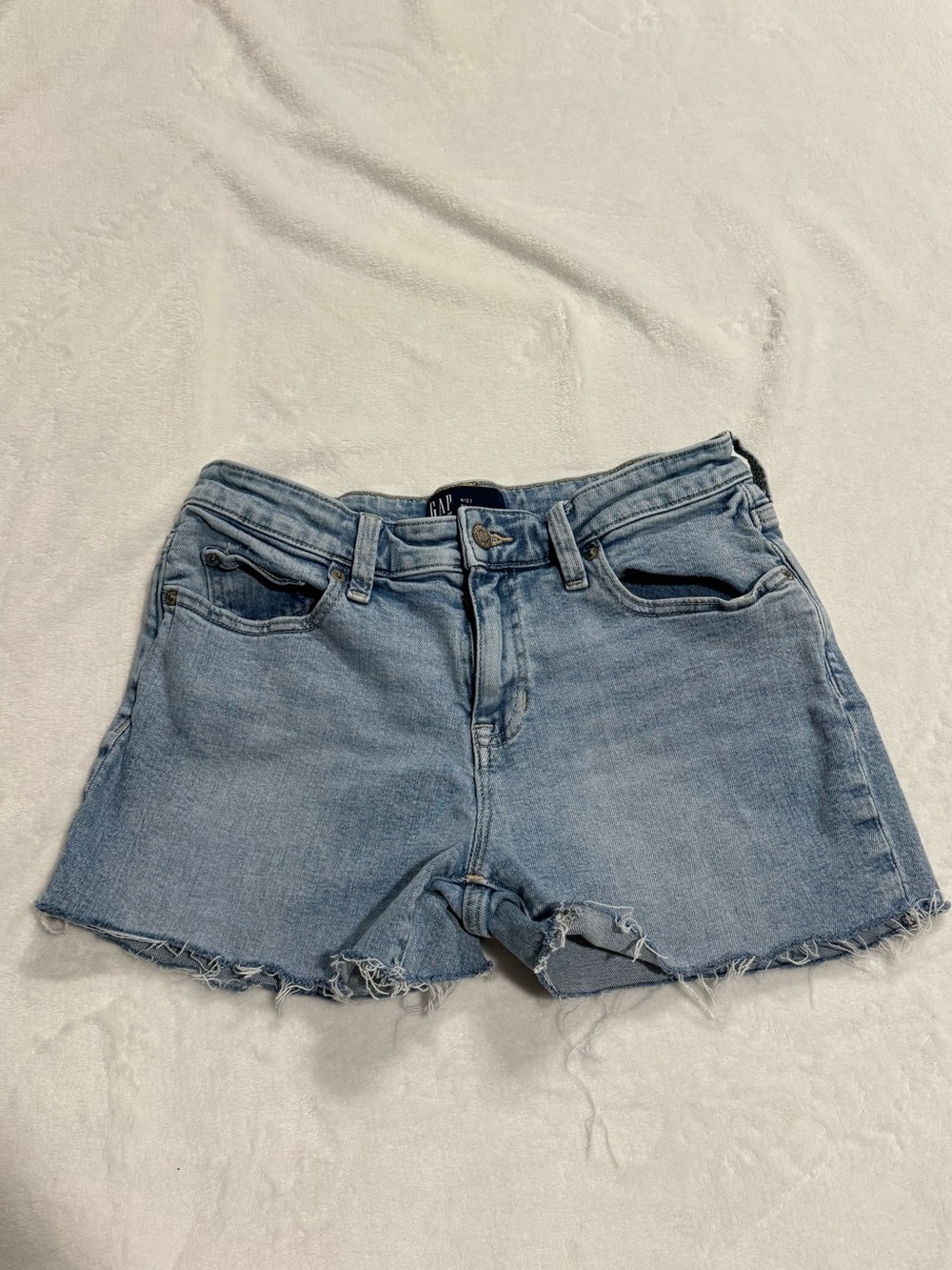 GAP Denim Jean shorts women’s size 4
